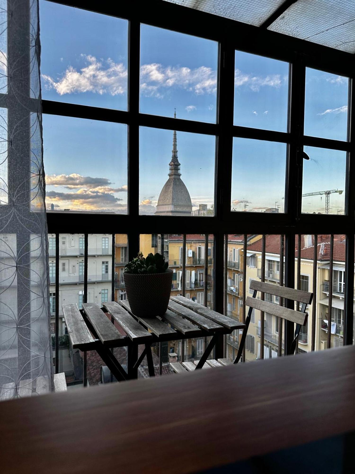 Le Finestre Sulla Mole Apartment Торино Екстериор снимка