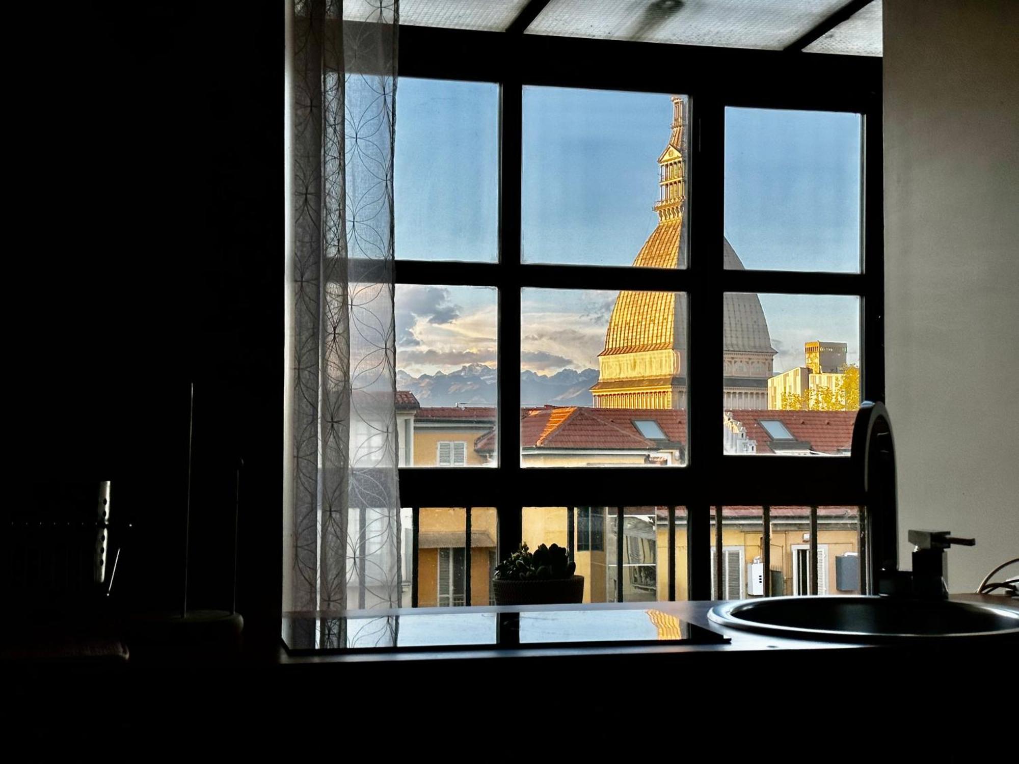 Le Finestre Sulla Mole Apartment Торино Екстериор снимка