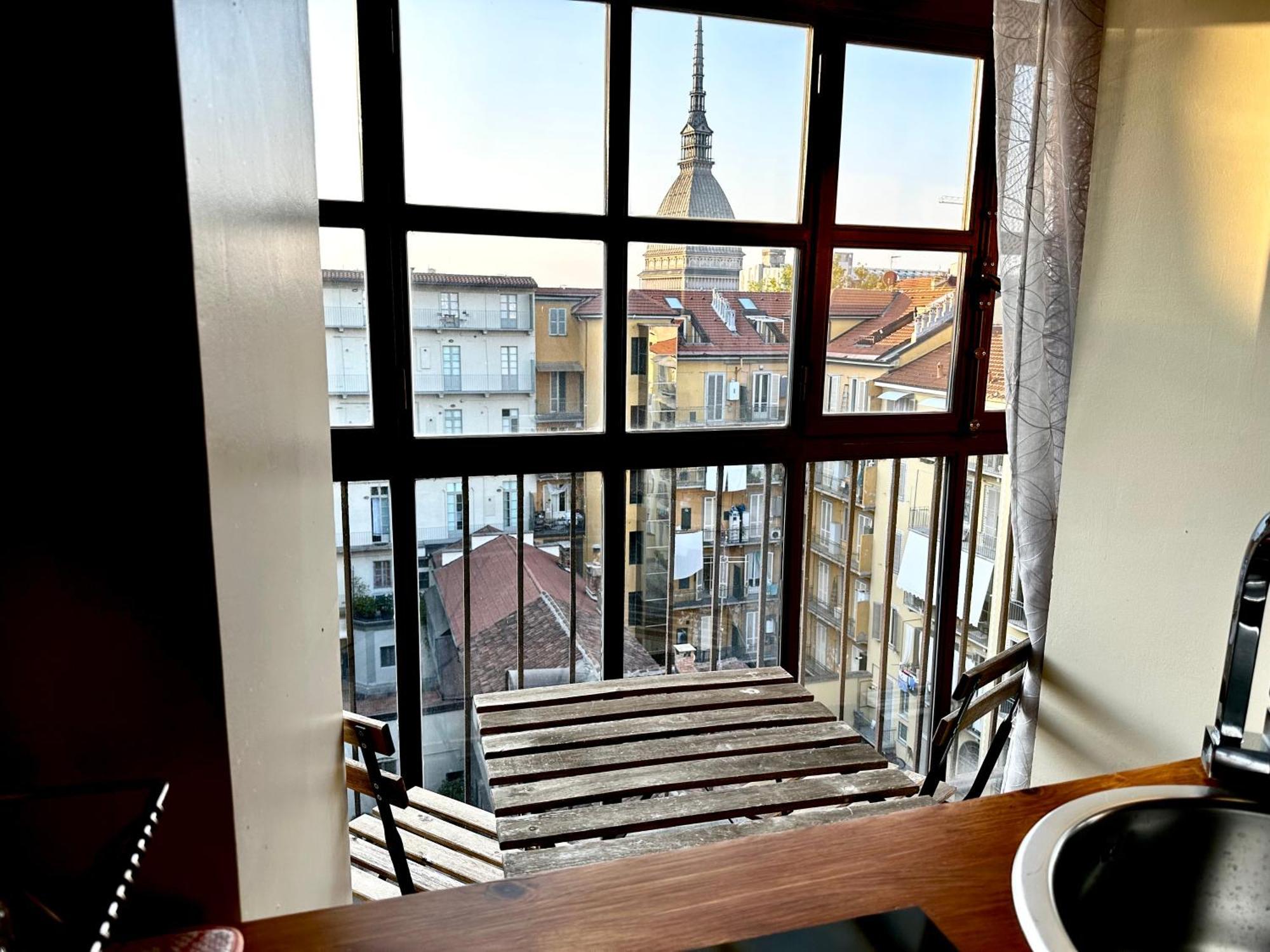 Le Finestre Sulla Mole Apartment Торино Екстериор снимка