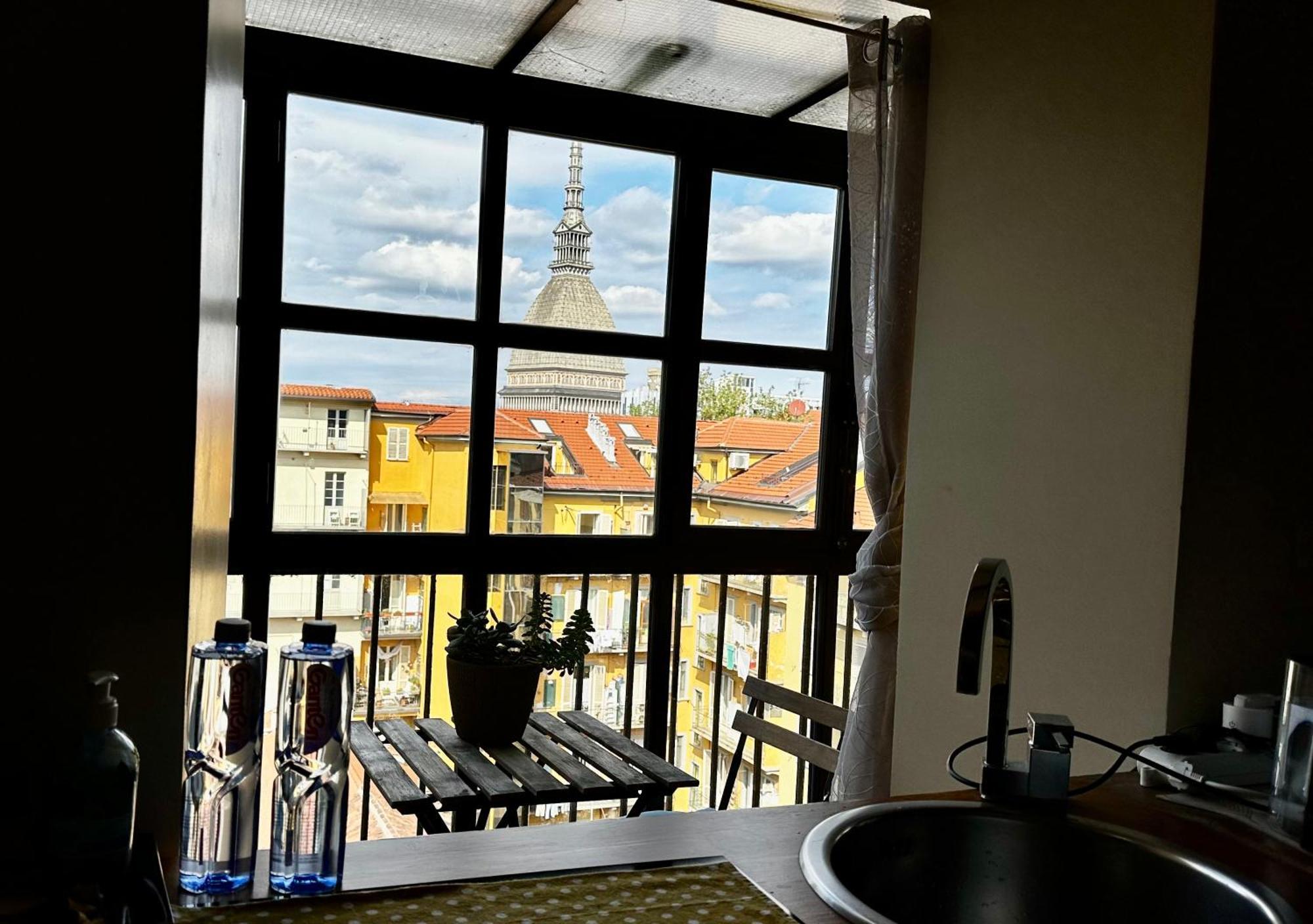 Le Finestre Sulla Mole Apartment Торино Екстериор снимка