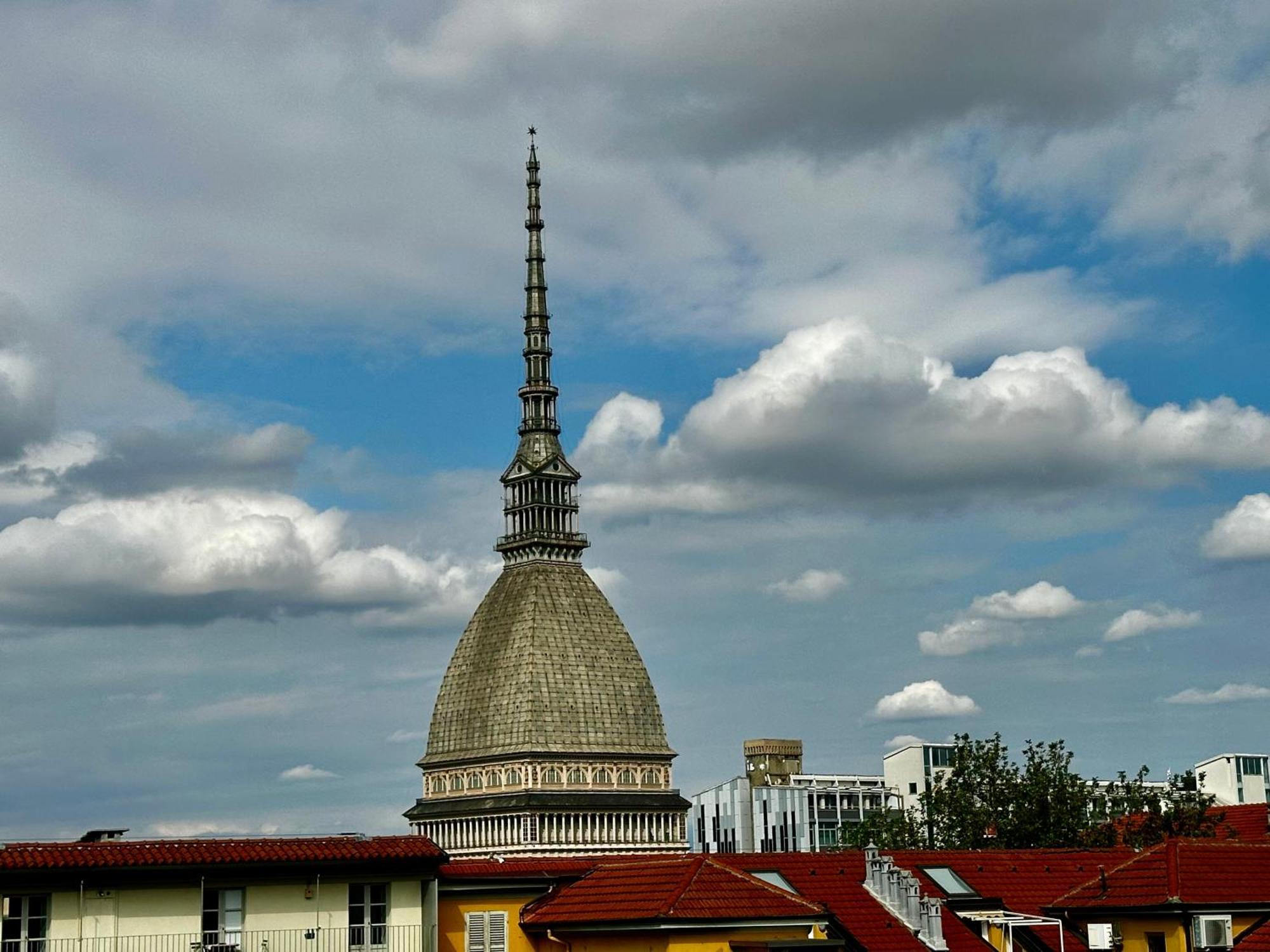 Le Finestre Sulla Mole Apartment Торино Екстериор снимка