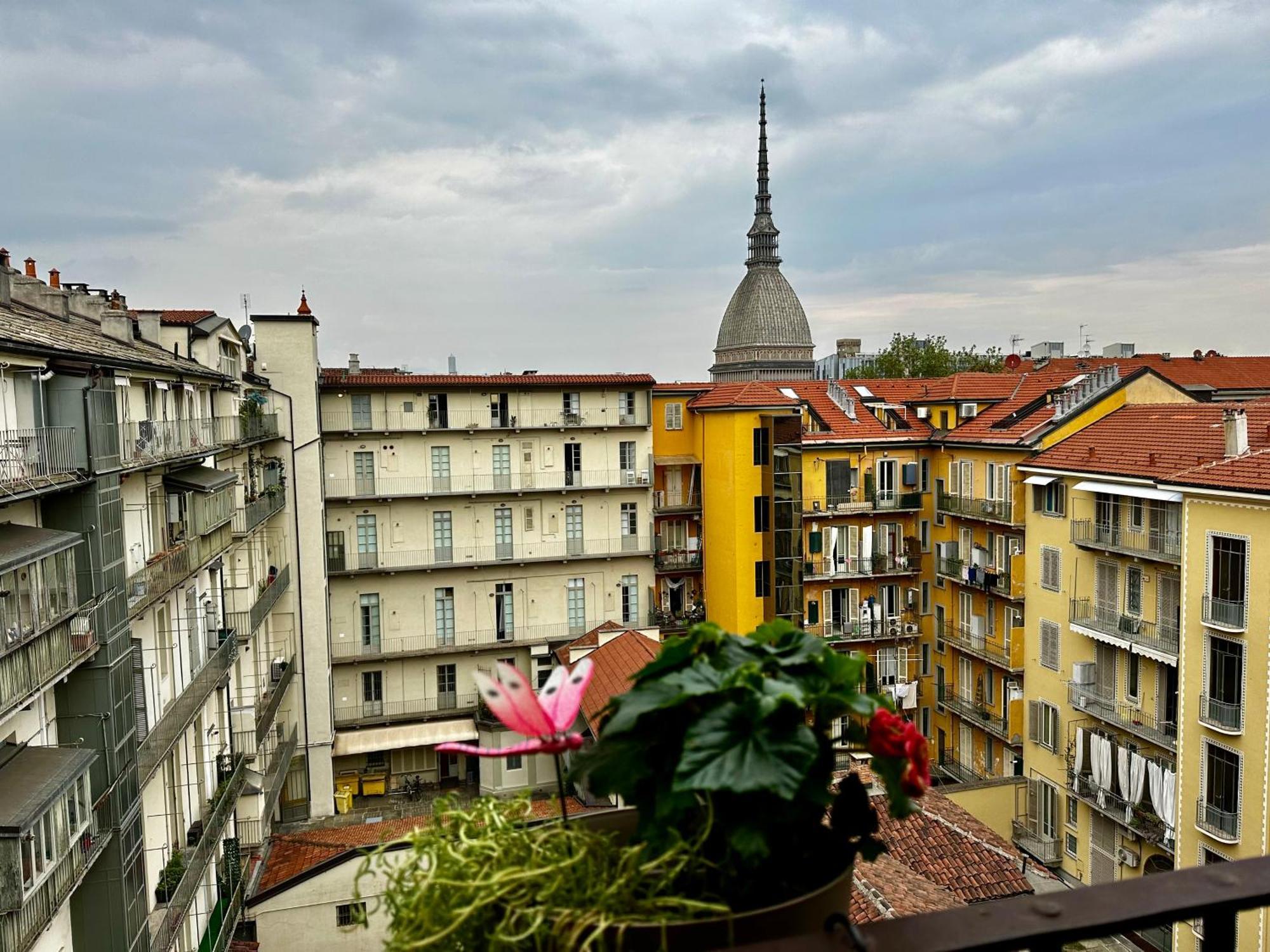 Le Finestre Sulla Mole Apartment Торино Екстериор снимка